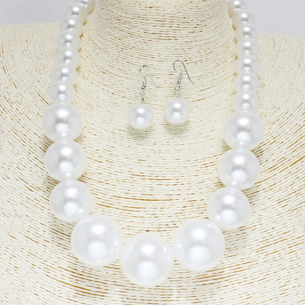 86033_White, pearl necklace