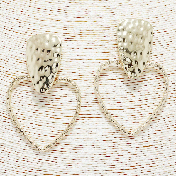88943_Gold, large hammered heart metal earring 