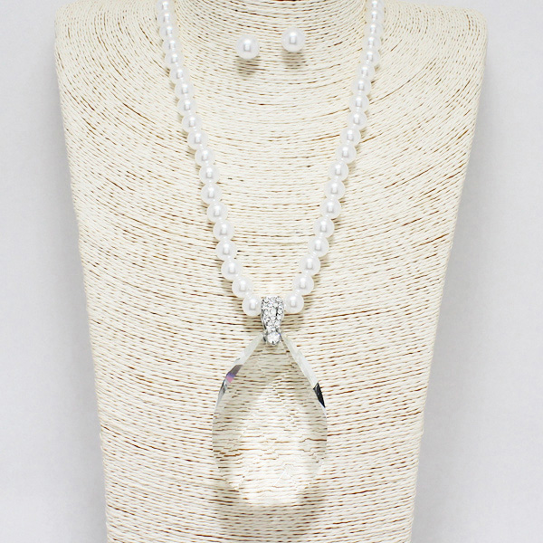 88948_Silver/Clear, teardrop glass crystal with pearl pendant necklace 