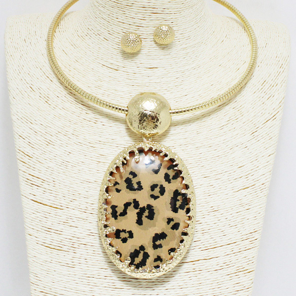 93606_Gold/Leopard, oval celluloid acetate choker necklace 