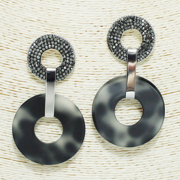 93630_Silver, leopard round celluloid acetate earring 