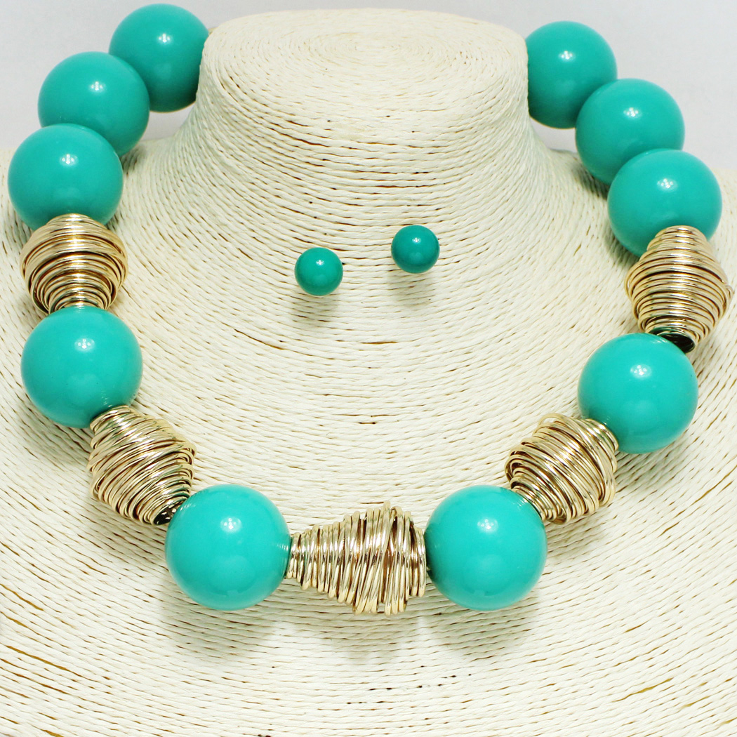 95310_Gold/Green, chunky ball accent with wire necklace 