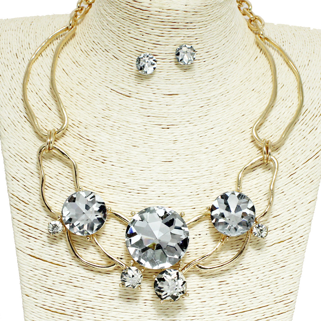 95320_Gold/Clear, round rhinestone accent cut out metal necklace 