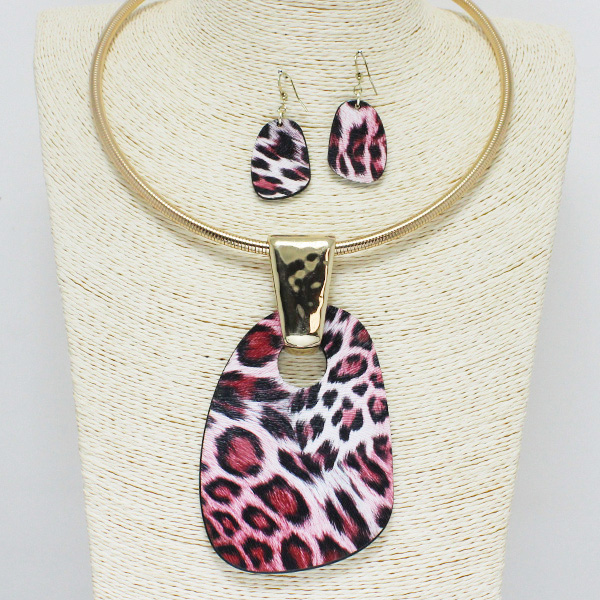 84569_Pink -GPK, leopard print chunky choker necklace
