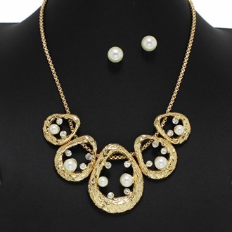 99582_Gold/Cream, geometric hammered metal with pearl rhinestone necklace 
