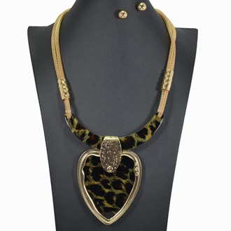 99680_Gold, leopard print heart acrylic necklace 