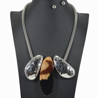 99683_Silver, geometric celluloid acetate with hammered metal necklace 