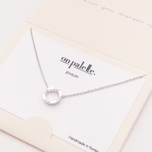 87980_Silver, dainty round ring pendant necklace 