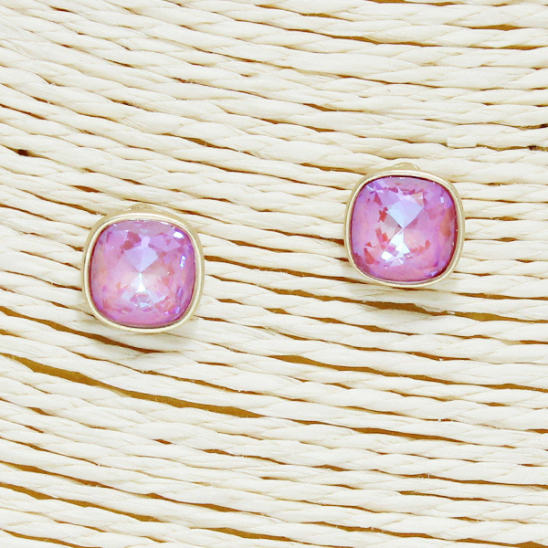 85988_Mat Gold/Fuchsia Opal, square stone stud earring
