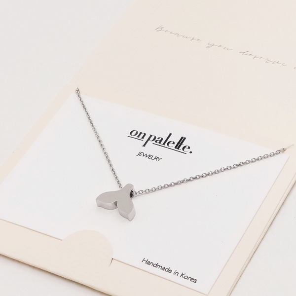 87268_Silver, dainty whale tail pendant necklace