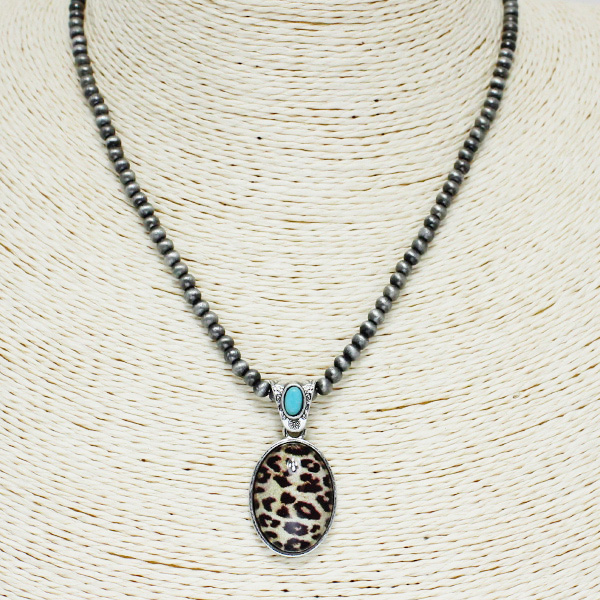 84790_Silver Burnished/Leopard, oval navajo pearl necklace