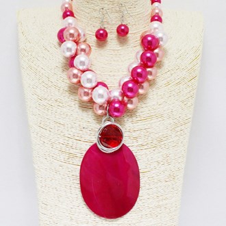 88999_Silver/Fuchsia, oval shell with pearl cluster necklace 