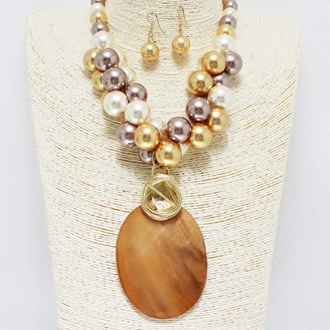 88999_Gold/Brown, oval shell with pearl cluster necklace 